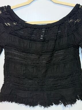 Black Off-Shoulder Ruffled Lace-Trim Women's Top